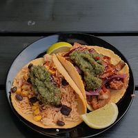 BBQ (rechts) war mein Favorit!! at Taco Meister in Berlin