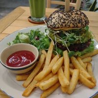 Guac burger at Phyto Bistro in Nha Trang