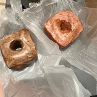 earl grey (left) and strawberry (right) milk donuts at Sunday Vegan in Tokyo