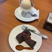 Vegan ice cream and amazing vegan chocolate cake  at Coco Hana in Kyoto