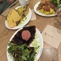   at ZEITGEIST Café in Lyon