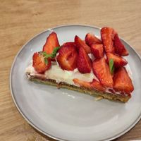 Tarte aux fraises at ZEITGEIST Café in Lyon