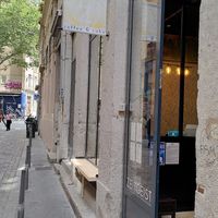  at ZEITGEIST Café in Lyon