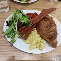  at ZEITGEIST Café in Lyon