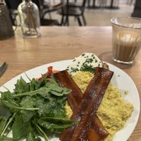   at ZEITGEIST Café in Lyon