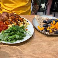  at ZEITGEIST Café in Lyon