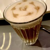   at ZEITGEIST Café in Lyon