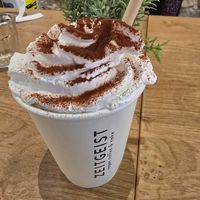  at ZEITGEIST Café in Lyon