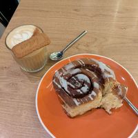  at ZEITGEIST Café in Lyon