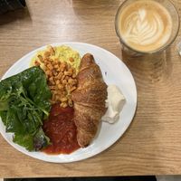   at ZEITGEIST Café in Lyon