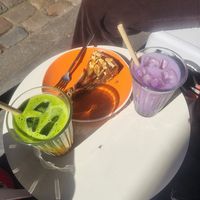  at ZEITGEIST Café in Lyon