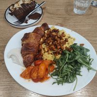  at ZEITGEIST Café in Lyon