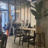   at ZEITGEIST Café in Lyon