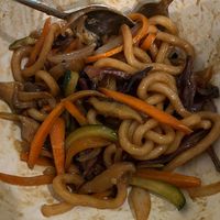Fideos udon con verduras at La Taba in Albarracin