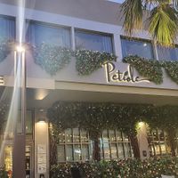 Entrance at Petiole Cafe in Janabiyah