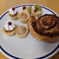 A selection of little sweets at 4 Amici al Bar in Livorno
