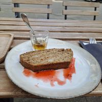 Vegan banana bread (with cup of honey) at Oode in Oostende