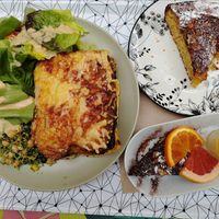 Croque verdure à l'emmental (végé) 
Moelleux amande-orange (vegan)
Crème libanaise et brownie aux noix (sans gluten) at Youpi! in Avignon