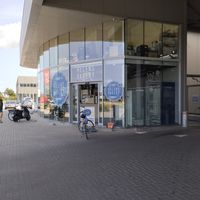 Buitenkant, naast het tankstation gelegen at Helen's Bakery  in Middelburg