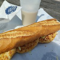 Visburger met milkshake at Helen's Bakery  in Middelburg