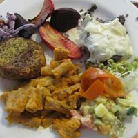 buffet plate (example) at Mahemarket and Cafe in Tallinn