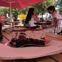 Vegane Schoko-Kirsch Torte  at Röstzeit Kaffeerösterei in Dusseldorf