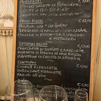 Un ottimo ristorante vegano, dove il menu cambia tutte le settimane.
Ambiente soft e romantico, meglio prenotare. Il servizio è delizioso. at Le Bistrot in Rome