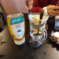 Gember thee met agave siroop at Ministerie van Geluk in Zoetermeer