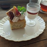 Lemon cake at Bugoro All Vegan in Fukuoka