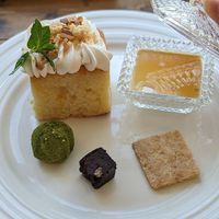 🍰🍋 Vegan Lemon Cake Dessert at Bugoro All Vegan in Fukuoka