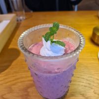 Strawberry smoothie at Bugoro All Vegan in Fukuoka
