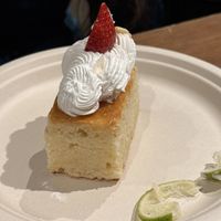 Vegan lemon cake   at Bugoro All Vegan in Fukuoka