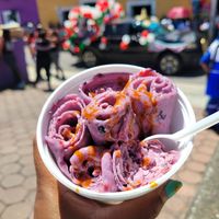 Rollos de leche de soya con frutos rojos. Hay salsa de chamoy encima at Cholulice in Puebla