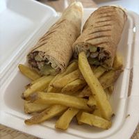 batata w arnabit at LyBeyrouth in Lyon