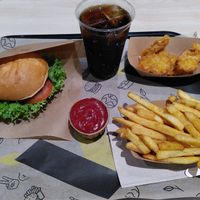 Hamburger, nuggets, and fries at VINCENT - Hbf Leipzig in Leipzig