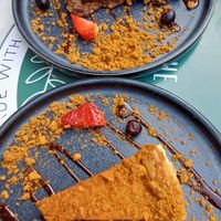 Chocolate coconut torte and biscoff cheesecake (minus a little nibble 🤣). Both very, very nice at Meat The Vegans in North West London