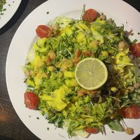 markt salad 🫶🏻  at Mathilda Vegan in Munich