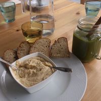 Green supersmoothie, hummus at Veganima in Arco