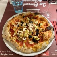 Vegetarian pizza with vegan mozzarella    at La Piazzetta di Lorenzo in Campi Bisenzio