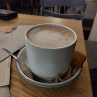 Heiße Schokolade mit Hafermilch at Glacë Manufaktur in Trier