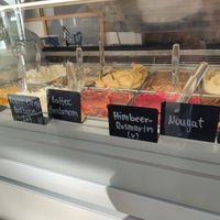 choice of flavors at Glacë Manufaktur in Trier