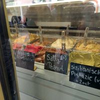 choice of flavors at Glacë Manufaktur in Trier
