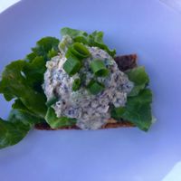 Not Tuna on Onion Bread at Greens and Vines in Honolulu