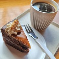 Cake and coffee #Veganuary at Nono Shop & Cafe Seoul in Seoul
