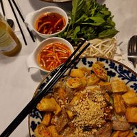 Extra vegan sauce. The waiters always told us which one was vegan at La Que in Muenster