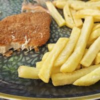 Vegane Schnitzel mit Pommes at Gasthaus zum Landgrafen in Ludwigswinkel