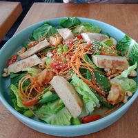 T'ricken salad bowl at DPS - Fresh in Tuban