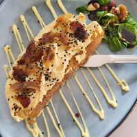 Toast with humus and dates at Charlys & Toms - The Brunch Club in Gran Canaria