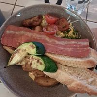 Tofu scramble bowl with potatoes at Nihe in Tallinn