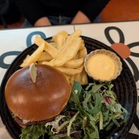 Burger at Nihe in Tallinn